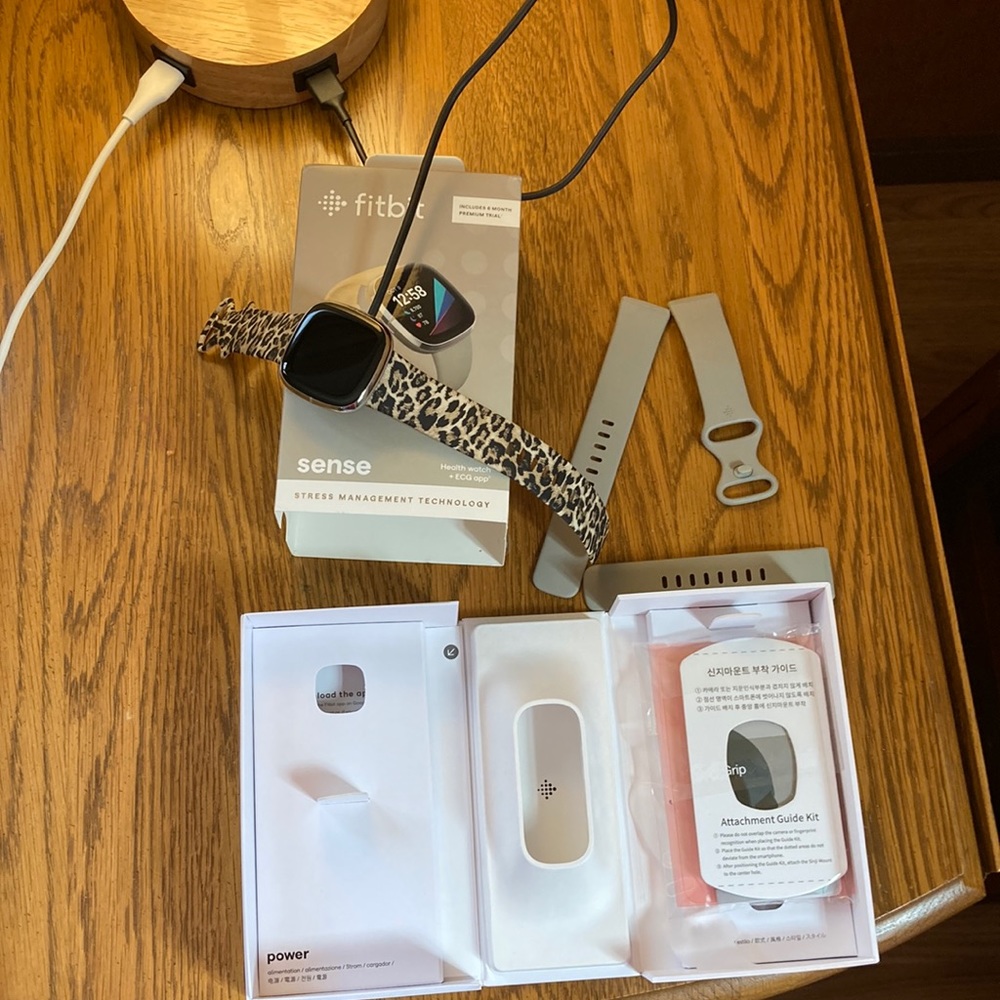 ❤️❤️🎉🎉FITBIT SENSE ❤️❤️🎉🎉